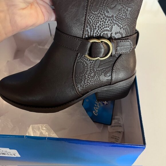 Easy Street Luella Plus Wide Calf Riding Boots Brown Embossed Knee-High Boots 7W - Picture 8 of 9